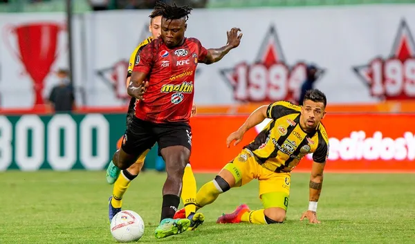 Caracas FC y Deportivo Táchira se enfrentan en el Clásico de Venezuela en un partido por pelear el liderato