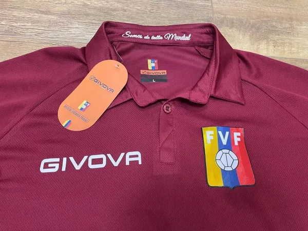 Desde la salida de Adidas, la Federación Venezolana de Fútbol no ha podido concretar una acuerdo con una mejor marca.