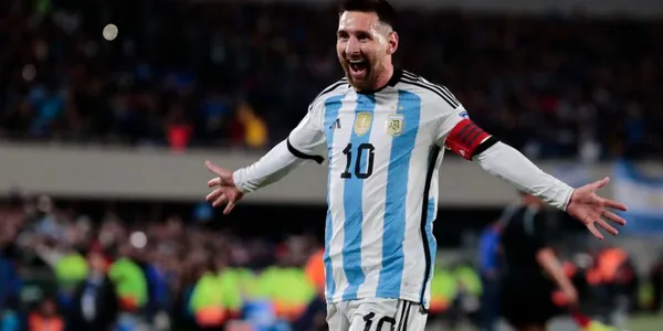 El argentino encabeza la lista de los 100 mejores jugadores de la historia
