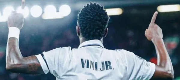 El atacante brasileño regresó a la actividad y también a sus aficiones extras