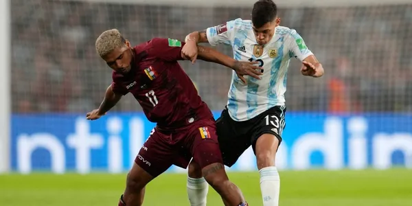 El atacante vinotinto advirtió a los jugadores y afición sobre estas eliminatorias