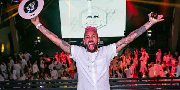 El brasilero pasa el tiempo de su lesión de fiesta en fiesta