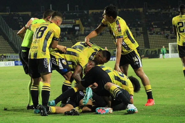 El conjunto aurinegro finalizó segundo en la primera vuelta de la liga