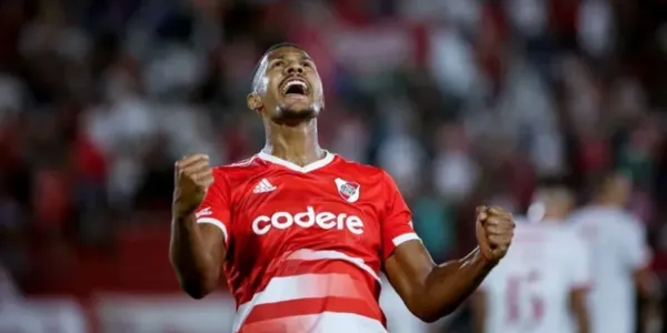 El delantero de la vinotinto se ausento en la practica de River tras la doble fecha