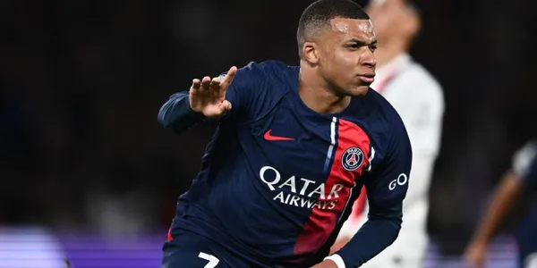 El delantero del PSG llegó a un nuevo record de goles en clubes