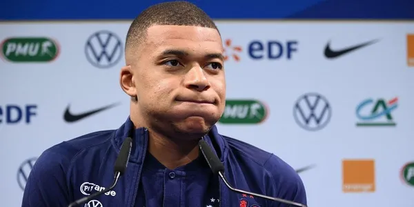 El delantero francés continua sin saber cual será su futuro