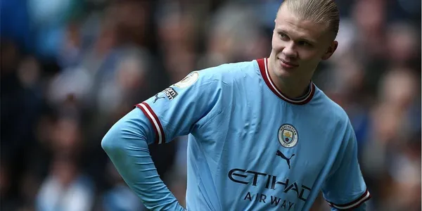 El delantero noruego elogió al argentino y le gustaría tener algo de él