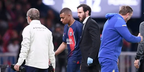 El delantero salió en el primer tiempo y hay preocupación