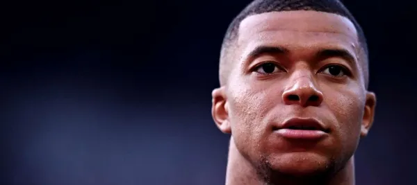 El delantero sigue definiendo su futuro para esta temporada