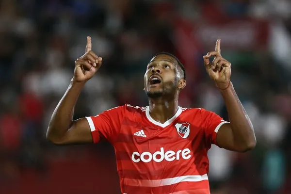 El delantero venezolano logró convertir sus primeros goles con River Plate en el fútbol argentino el pasado fin de semana