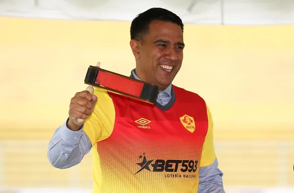 El DT venezolano parece haber llegado para quedarse, contando con el respaldo del club y de la hinchada.