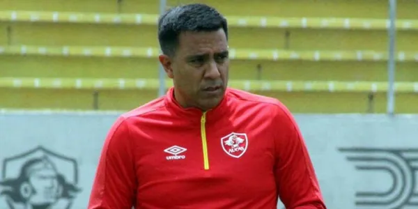 El enojo de Cesar Farias con la prensa de Ecuador por las críticas debido a los malos resultados.