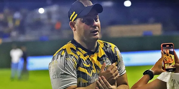 El entrenador del aurinegro estaba emocionado tras el título