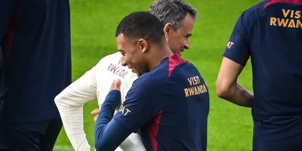 El entrenador español habló de como es la relación con el delantero