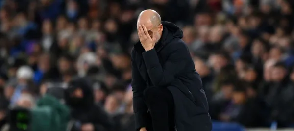 El entrenador español pide a los gritos poque se quede un futbolista