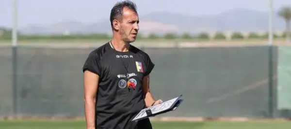 El entrenador tendrá problemas si no puede ganar los duelos amistosos