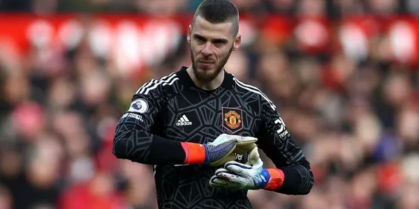 El ex arquero del Manchester, regresaría al club del que se fue hace meses