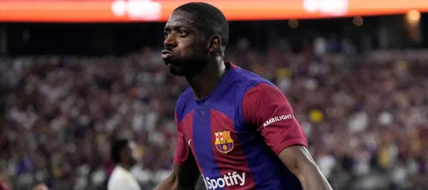 El francés tuvo una gran actuación en el clásico y la gente hizo su pedido