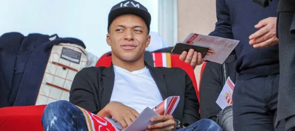 El futuro del francés sigue en duda pero a pesar de eso busca despejarse antes del comienzo