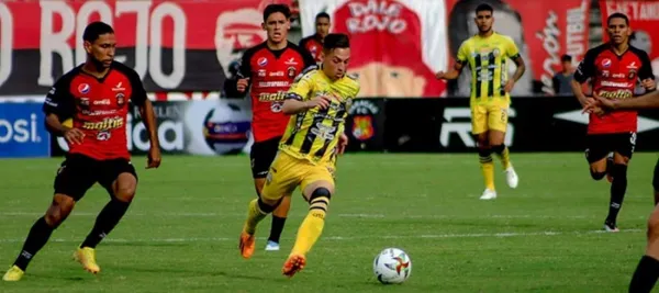 El joven jugador del aurinegro se emocionó tras haber jugado el clásico