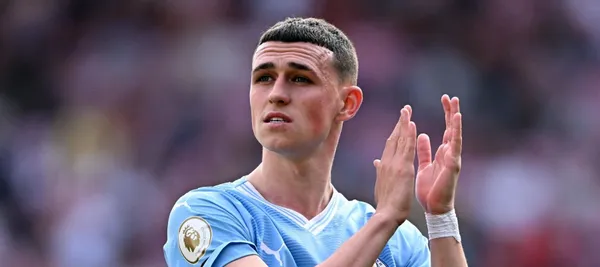 El jugador que Guardiola lo nombró crack y lo tiene siempre en el banco