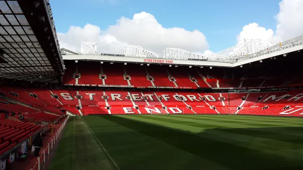El Manchester United deberá renovar el Old Trafford y entra en alerta por proyectos.