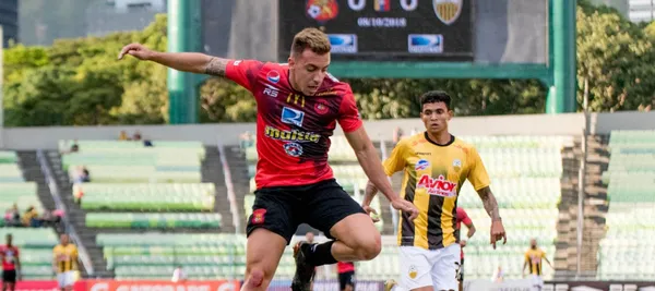 El primer tiempo terminó siendo un auténtico partidazo para hinchas y extraños