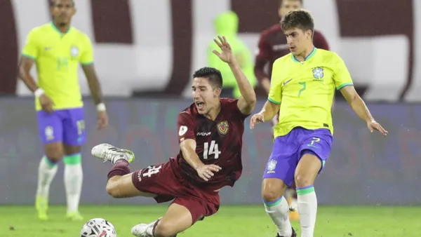 Faya en el duelo con Brasil