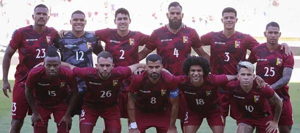 La conmebol puso en el homenaje por el aniversario a dos futbolistas venezolanos