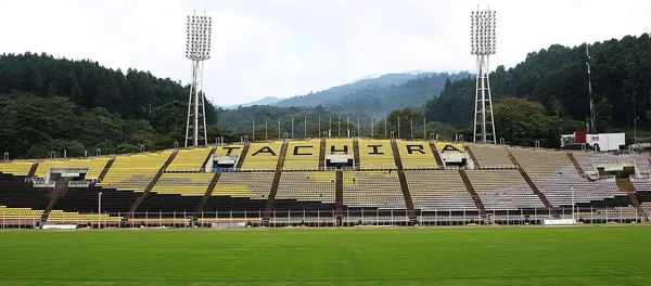 Los asistentes al Clásico del fútbol venezolano se quejaron de las malas condiciones del “templo”.