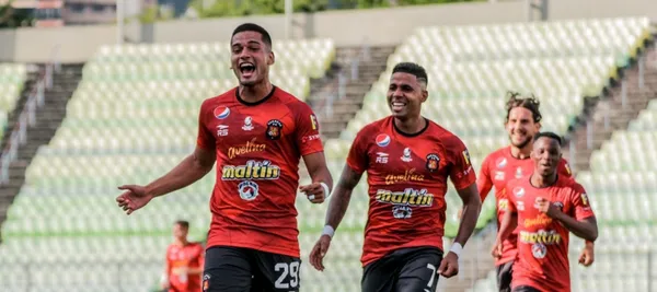 Los rojos se fueron al descanso 1 a 0 on un tanto de entrada