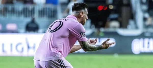 Nuevamente el argentino, Lionel Messi innovó con un festejo a lo Marvel