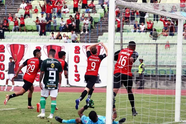 Para "El Colorado” el joven delantero es un jugador muy prometedor con buen presente, pero no es su rival de posición
