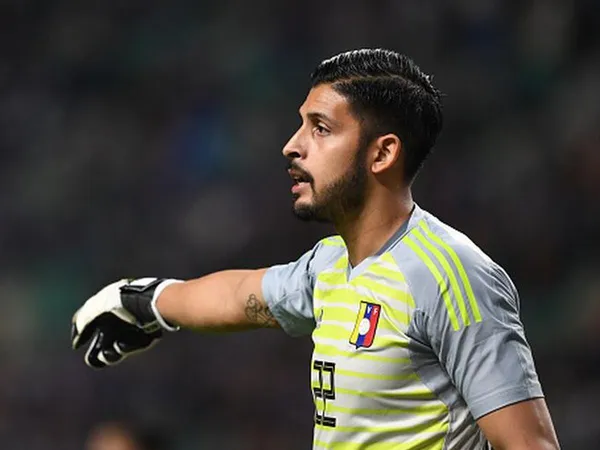 Rafael Romo renovó por tres años más con la Universidad Católica de Ecuador, afianzandose al arco hasta 2026.