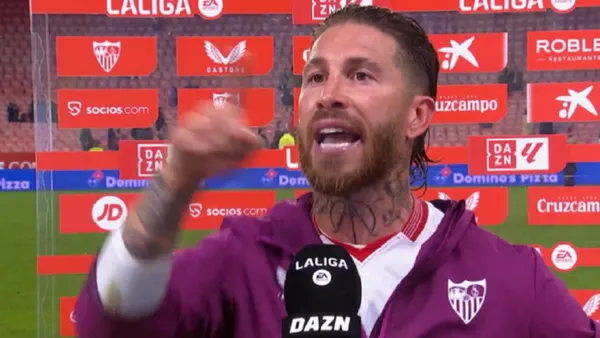 Ramos caliente con los hinchas