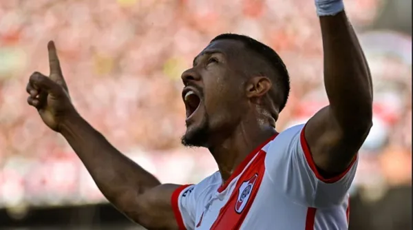Salomón Rondón quedó fuera de River Plate al rescindir su contrato.