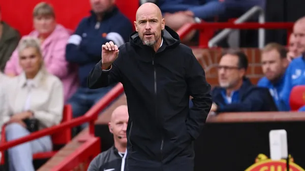 Ten Hag ya saca a uno del plantel