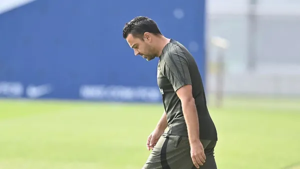Xavi espera por refuerzos