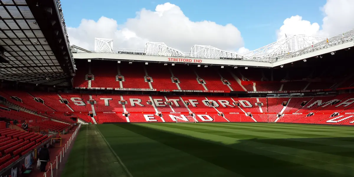 El Manchester United deberá renovar el Old Trafford y entra en alerta por proyectos.
