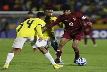 Jugadores de la canariña celebraron como suyo el gol del atacante venezolano Junior Colina, quien puso el empate en la pizarra ante Ecuador