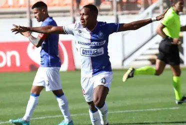 Luis Guerra marcó 3 goles para Antofagasta y se llevó la pelota.